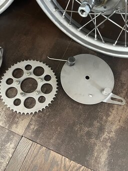 Prodám originál kola přední  a zadní Jawa 350 SV - předválka - 11