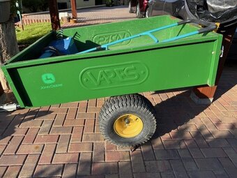 John Deere X 304 - 11