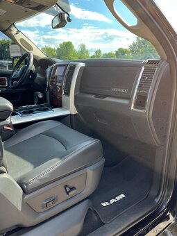 DODGE RAM 5.7Hemi Laramie - 11