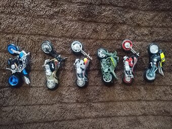 Modely motorek 1:18 Maisto - 11