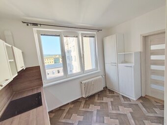 Prodám byt 2+1 s balkónem, 67m, Stará Role, K. Vary - 11