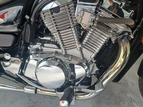 Suzuki VS 600 GL Intruder - 11