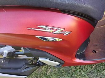 Honda SH 350 i ABS, TC (2021) kufr, CZ doklady - 11