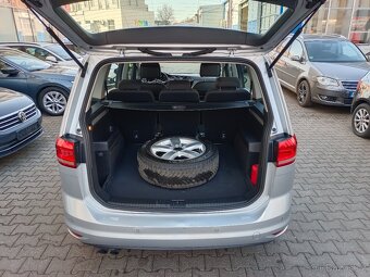 VW Touran Comfortline 2.0TDI 110kW DSG ACC Navi Full LED Qi - 11