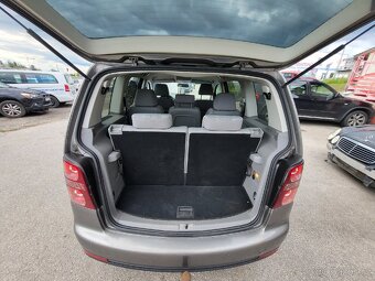 VW Touran facelift 1.9TDI, 77kw,nová STK.7 míst - 11