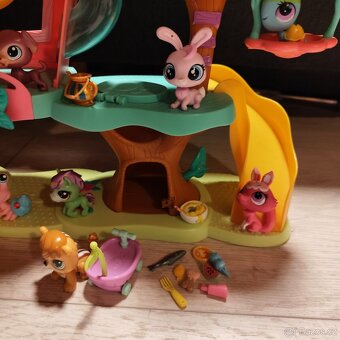 LPS stromový domeček zvířátka a doplňky - 11