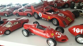 modely aut Ferrari - 11