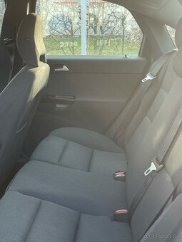 VOLVO S40 2.0D 98KW 1 majitel - 11