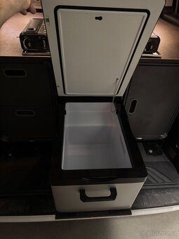 Obytná vestavba Mercedes Vito / V-klasse - 11
