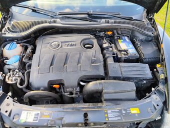 ŠKODA OCTAVIA COMBI 1.6TDi 77KW KLIMATIZACE TEMPOMAT - 11