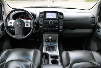 Nissan Navara DoubleCab 3.0 V6 dCi A/T Long - 11