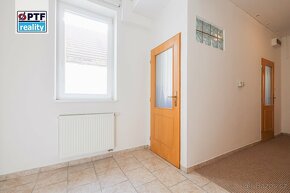 Pronájem prostorného bytu 3+1 (110 m2) - Plzeň, Riegrova uli - 11
