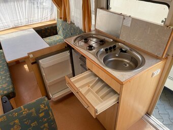 Chateau Carrat 390, 4 osoby, wc, topení, 1100kg - 11
