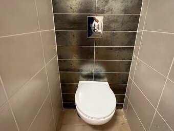 PRONÁJEM DESIGNOVÉHO BYTU  s terasou v centru Holic - 11