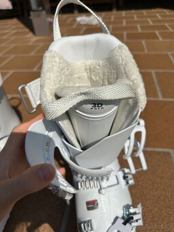 Atomic dámské lyžáky 24/24.5 - 11