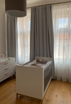 Dětský pokoj - komoda s přebalovacím pultem a skřínň - 11