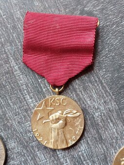 Vyznamenání a medaile. - 11