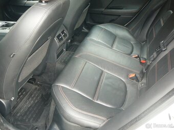 Jaguar XE 2.0D 132kW - 11