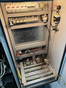 INTOS Nástrojařská frézka CNC - 11