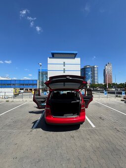 Volkswagen Touran - 11