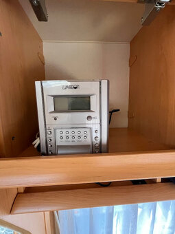 Karavan Hobby De Luxe 495 UL 2009, Předstan Isabella, TV - 11