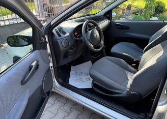 Fiat Punto 1,2i klima Nová STK benzín - 11