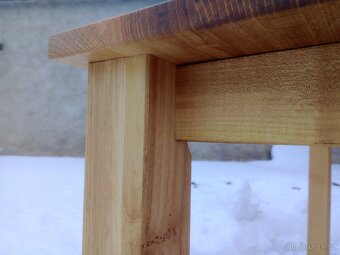 Jídelní stůl masiv akát - 11