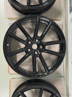 R3 Wheels R03H04 8x19” (nová) - 11