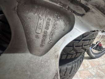 Chrysler Pacifica komplet zimní kola 235/65 R17 - 11