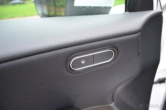 PRODÁM MERCEDES BENZ A 180D NOVÝ MODEL 2022 119.000KM DPH - 11