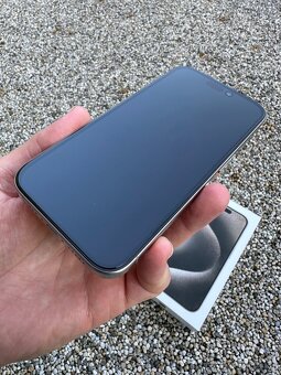IPhone 15 pro - baterie 100% natural - 11