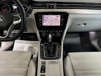 Volkswagen Passat 2.0TSI 140kW Elegance ČR 1Maj. - 11