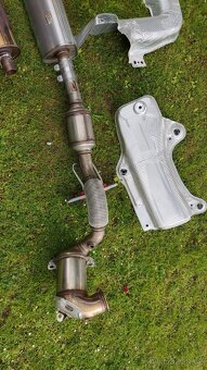 Díly 2023 zánovní Turbo 1.0 TSI 81kW jen 4t km - 11