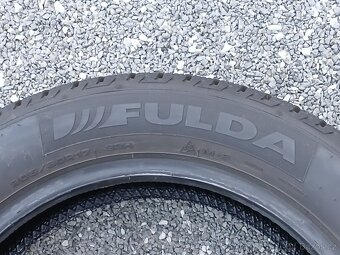 Zánovní zimní pneu Fulda 205/60/17 vzorek 8,5mm - 11