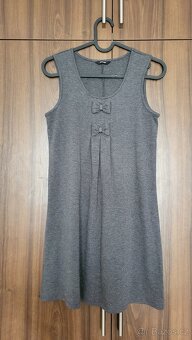 Dívčí šaty vel. do 140 cm, krásné, cena za 6 ks - 11