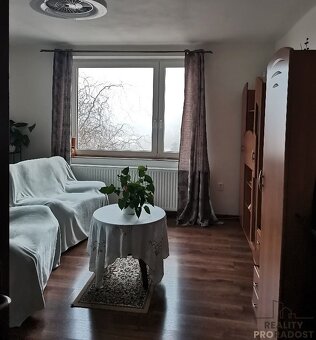 Prodej družstevního podílu rodinného domu 3+1, 4+1, prostory - 11
