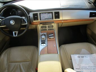 JAGUAR XF 2,2D 147kw Sportbrake Automat  2013 - 11