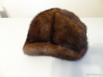 NOREK. Starší kožešina. Čepice - 11