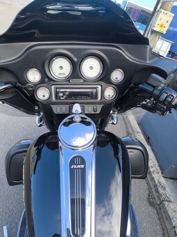 Harley Davidson FLHX Street Glide TOP STAV EU verze - 11