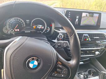 BMW 530d G31, 239.980km, Head Up - 11