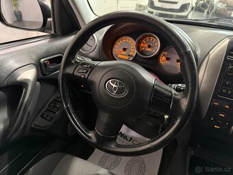 Toyota Rav4 2,0 i EDICE SOL 4x4 TAŽNÉ STK 12/2027 - 11