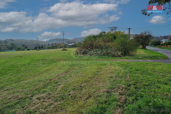 Prodej pozemku k bydlení, 1556 m², Valeč, ul. Podbořanská - 11