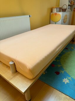 Knihovna se skříňkou - 11