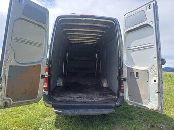 Mercedes-Benz Sprinter - 11