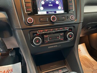 Volkswagen Golf 6 1,6 TDI MATCH VÝHŘEV ČIDLA - 11