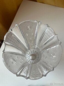 Broušená čirá váza - 11