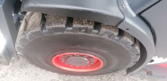 LINDE H35D-02 hydraulicky roztažné a výsuvné vidle + BP - 11