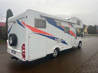 CAPRON obytný 5-6mist 198tkm 95kw Iveco - 11