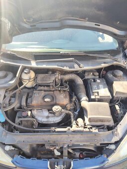 Peugeot 206 1.4 benzín - 11