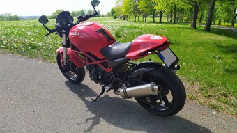 Ducati Monster 695 - 11